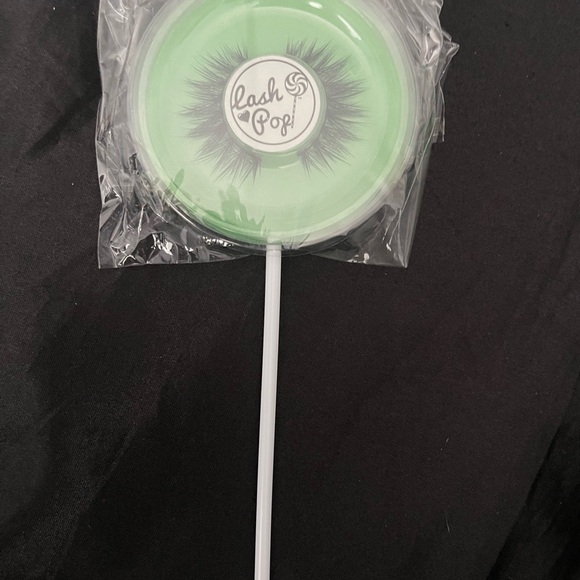 Natural Wispy Medium Plus Volume Lash ‘$o Money’ by Lash Pop Lashes - Picture 7 of 8